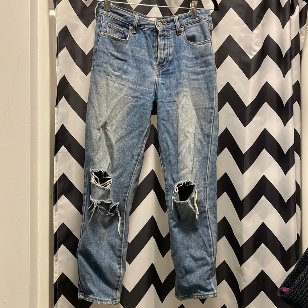 Brandy Melville Distressed Lightwash High Waist Ankle Jeans